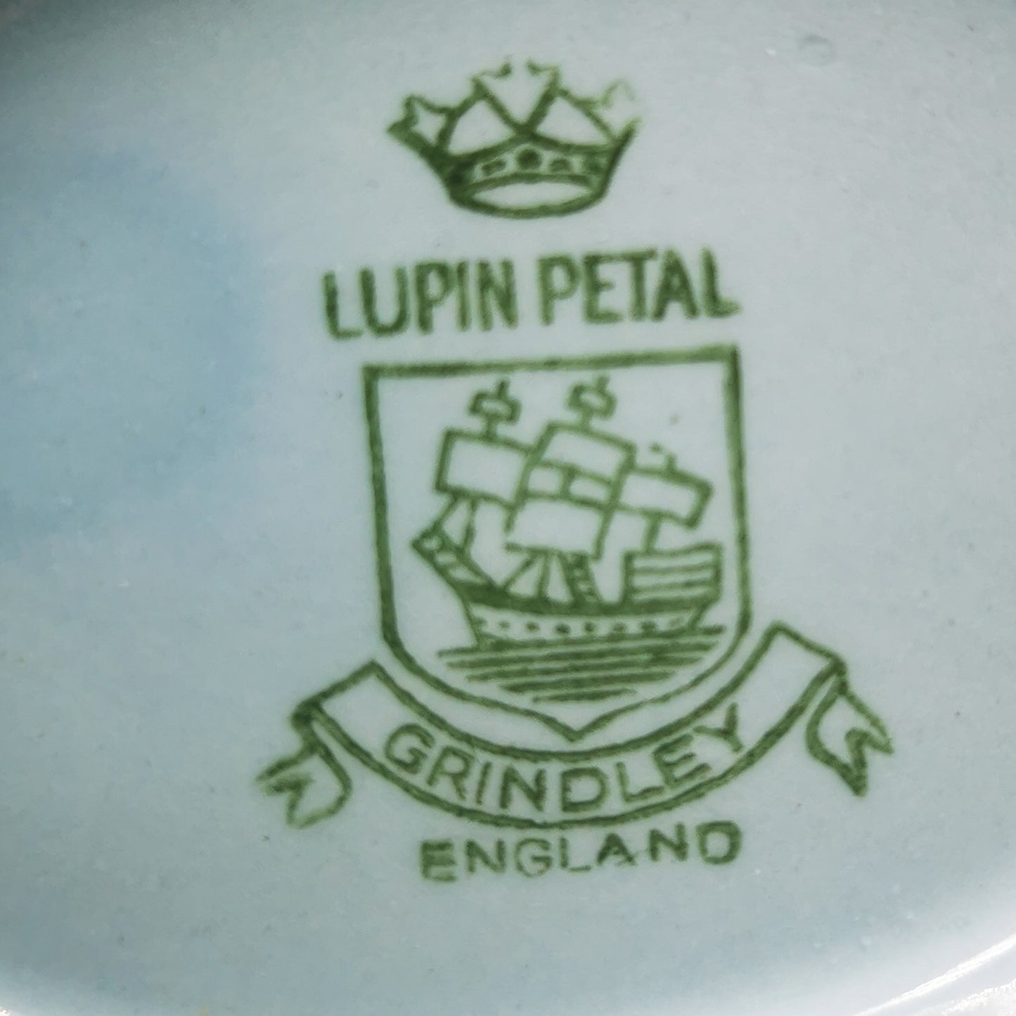 Grindley-Lupin-Petal-China-Gravy-Boat-1936-1954
