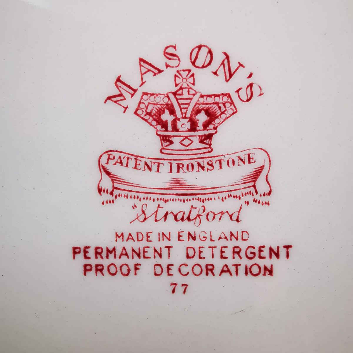 Masons Ironstone Red & White Stratford China 10.5-inch Dinner Plate