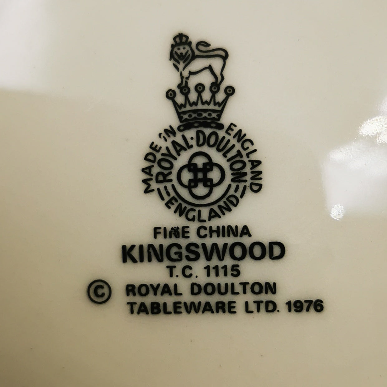 Royal DoultonChina Kingswood TC1115 2-pint Teapot