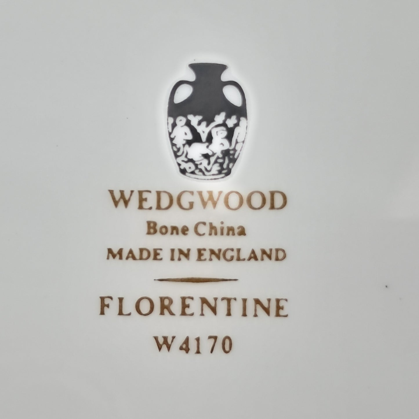 Wedgwood Florentine Green W4170 Oval Serving Bowl stamp