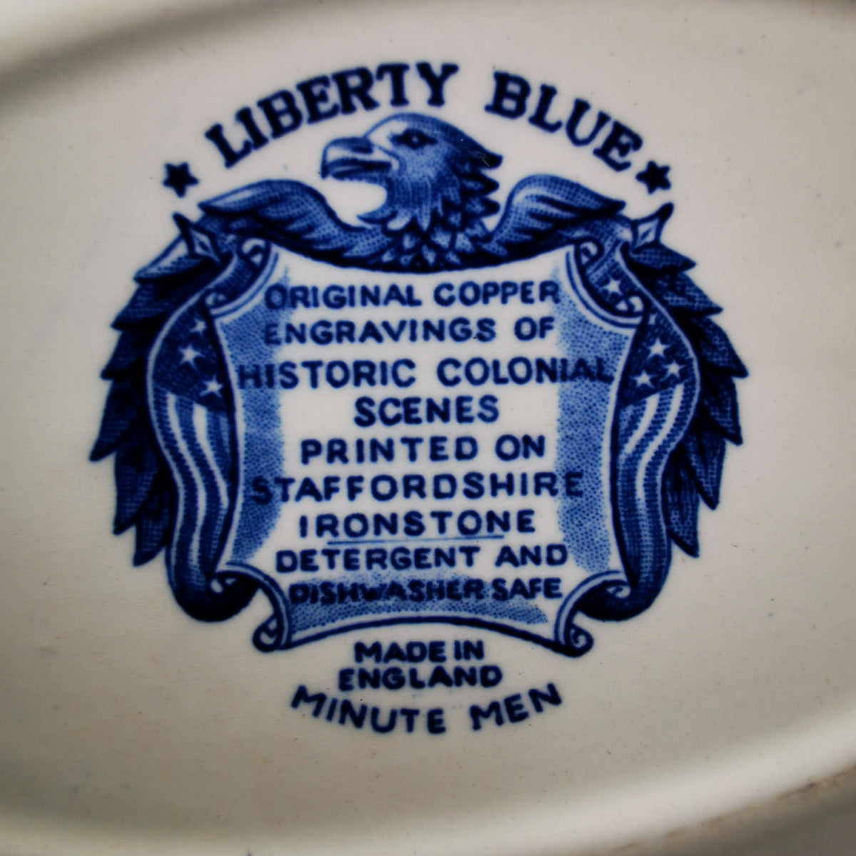 Wedgwood-Liberty-Blue-and-White-China-Minute-Men-Oval-Bowl