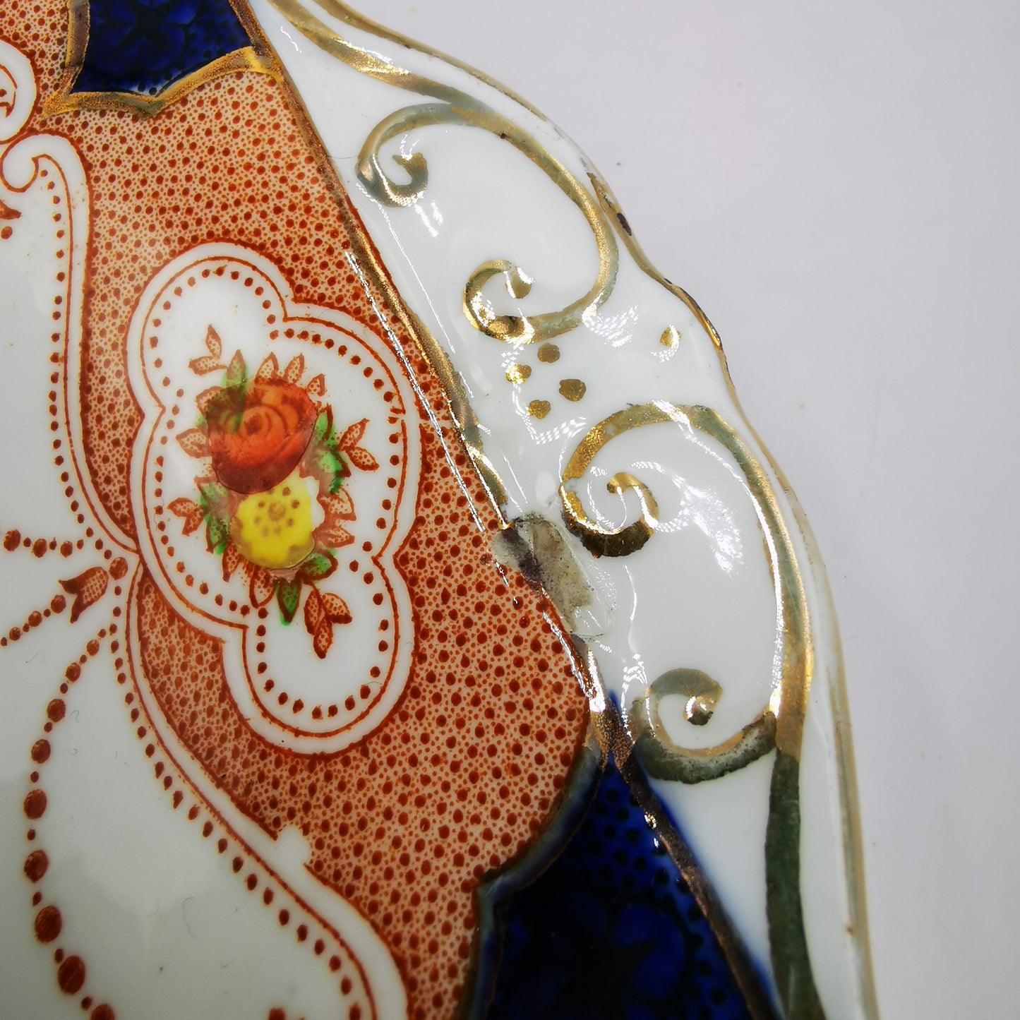 doric-imari-cake-plate