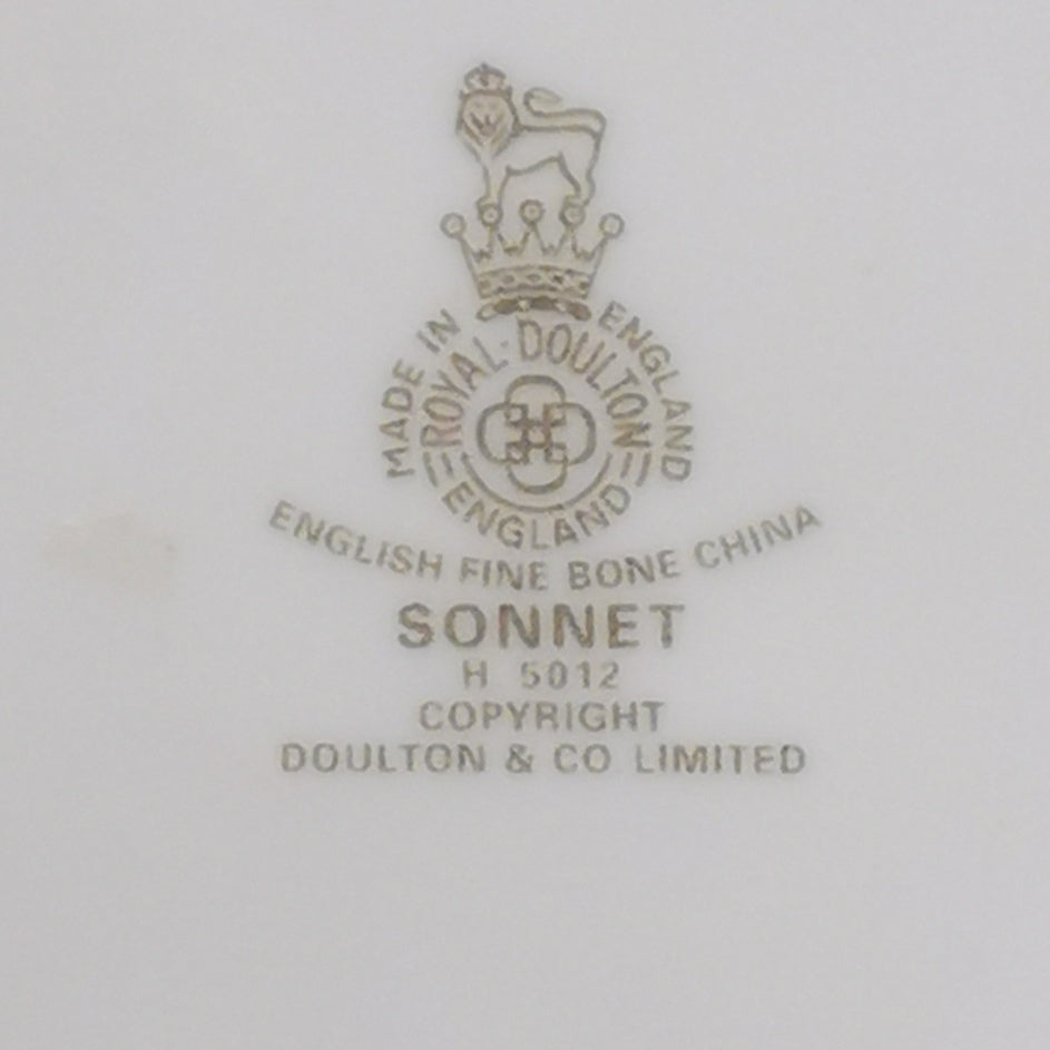 Royal Doulton Sonnet China H5012 8.25-inch Rimmed Soup Bowl