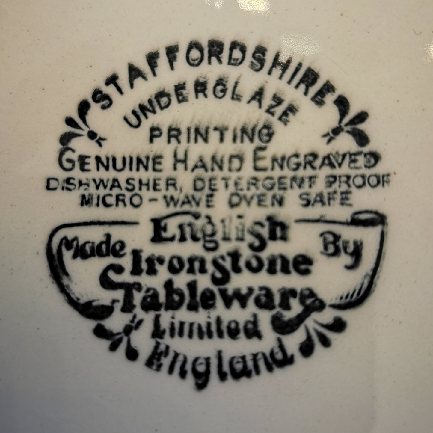 English Ironstone Tableware Red and White China Summer On The Home Farm Dinner Plate