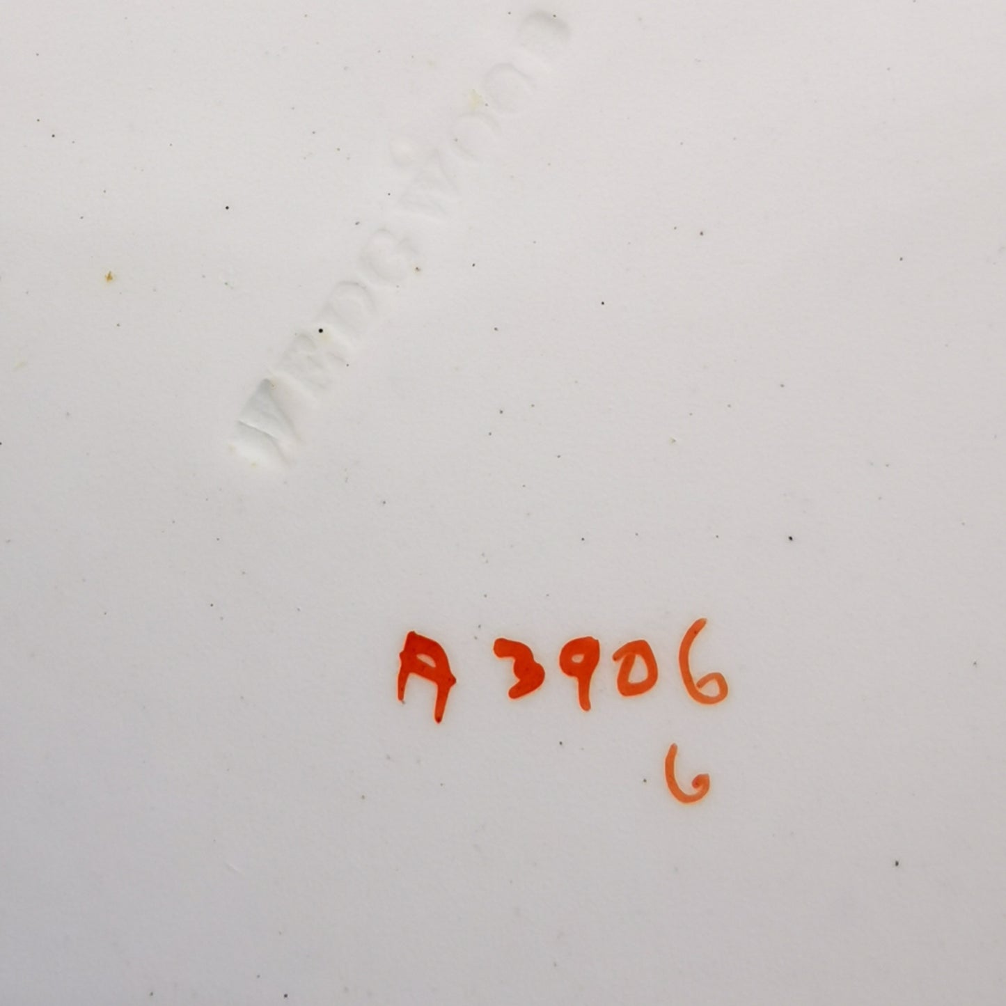 Wedgwood Strawberry Fruit China 10-inch Dinner Plate A3906