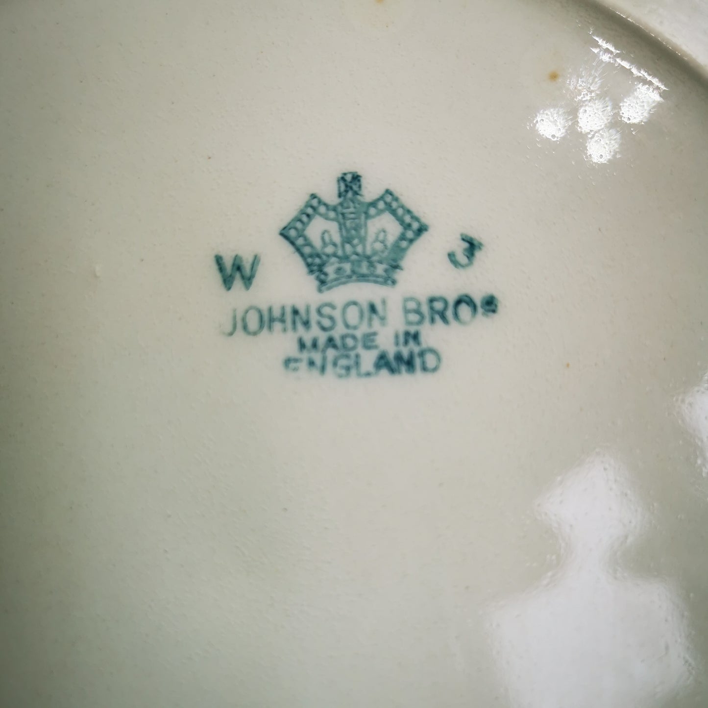 Johnson Brothers China Old Chelsea Ivy Leaf 10-inch Dinner Plate