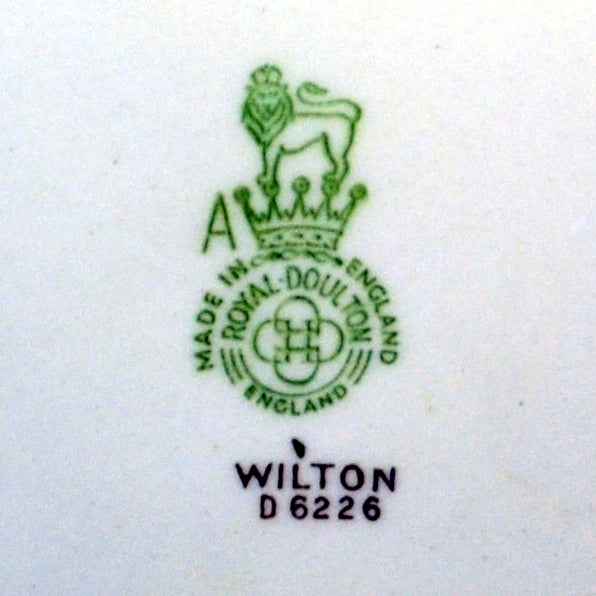 Wilton D6226 pattern vintage cake plate marks