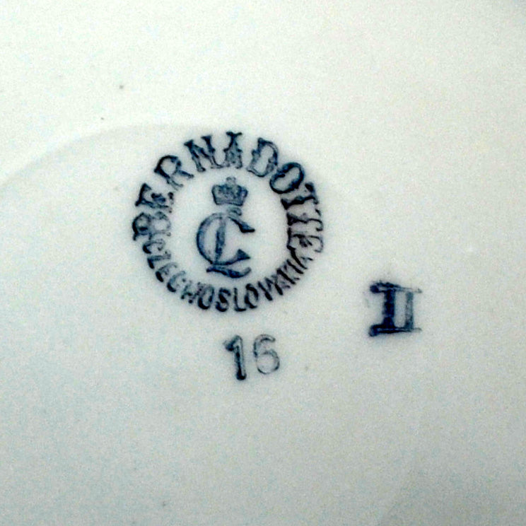 Vintage Bernaotte Boeme Czechoslovakia Porcelain China Floral Soup Bowl