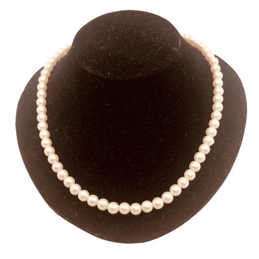 Vintage faux pearl necklace 15 inch
