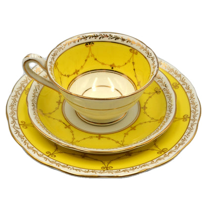 Jackson and Gosling Grosvenor Ye Olde English 4529 Primrose Yellow China Teacup Trio