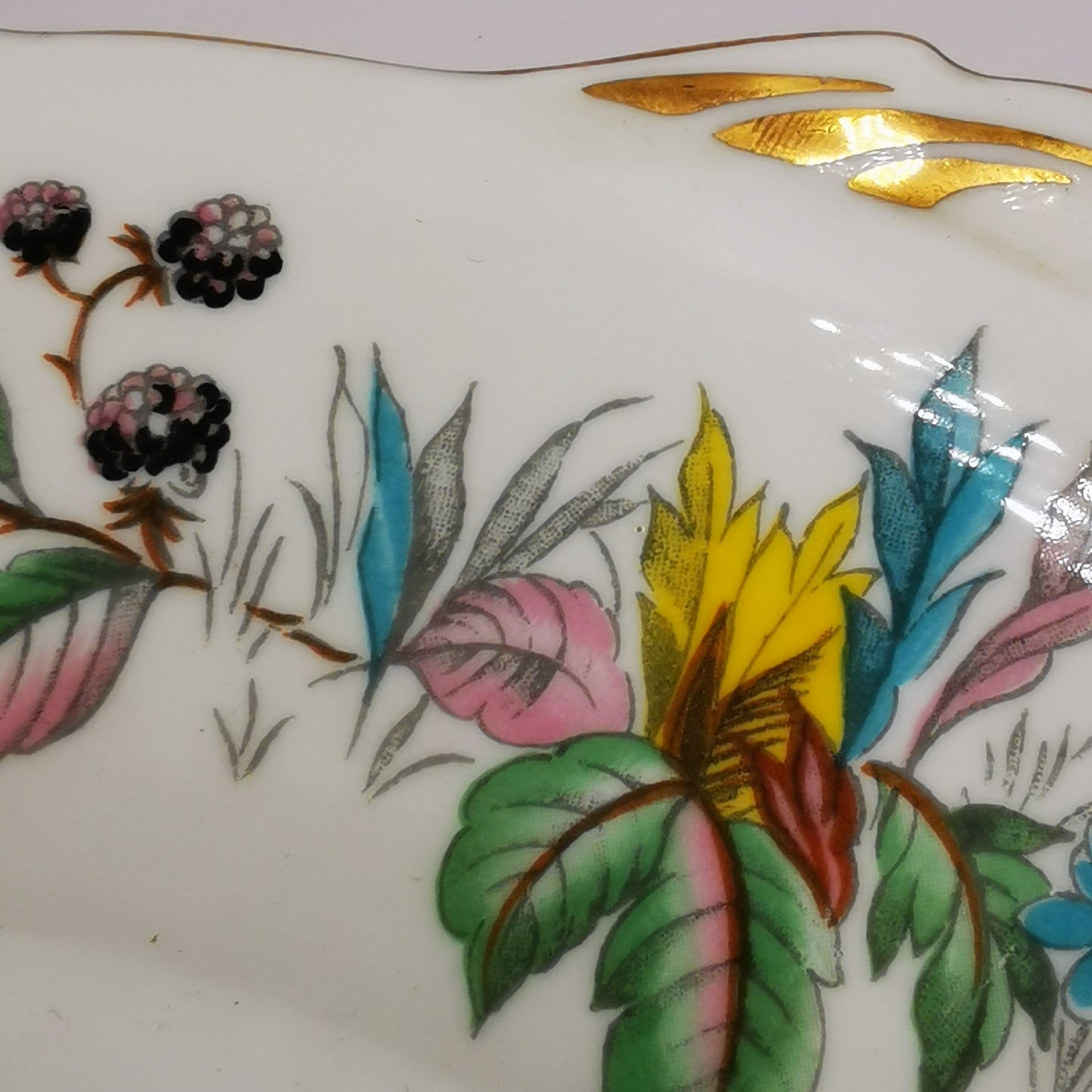 Aynsley China Berry Lane 2167 Cake Plate