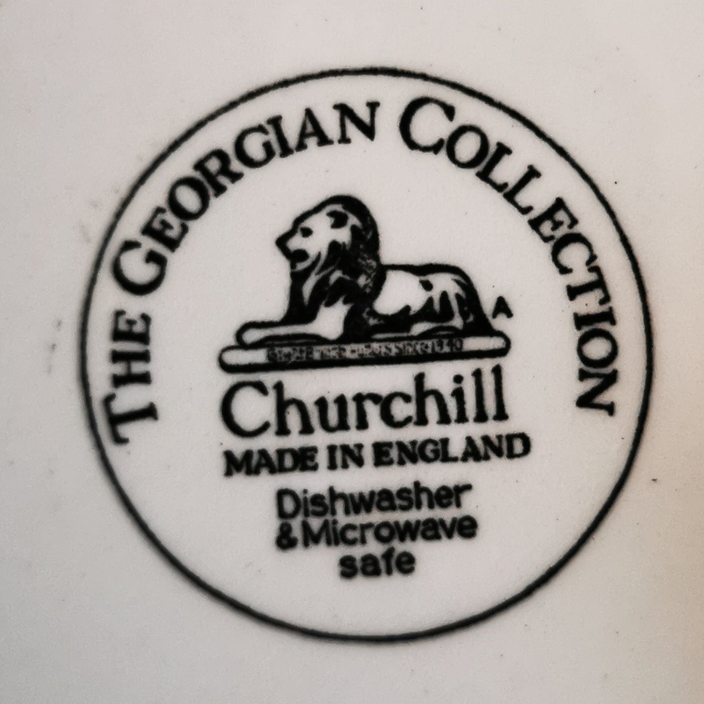 Churchill The Georgian Collection Red and White China 9.75-inch Plate