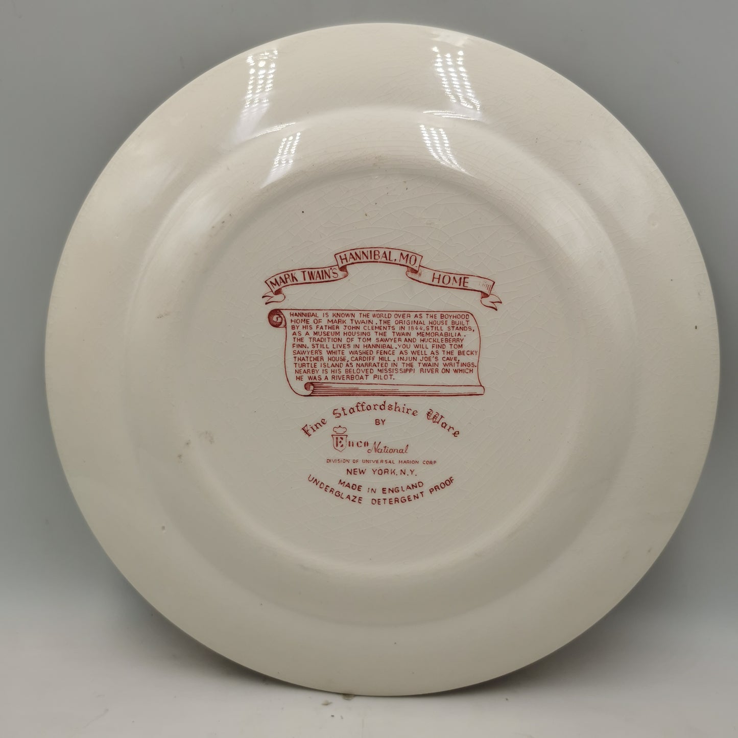Enco-National-Mark-Twain-Red-and-White-China-Dinner-10-inch-Plate
