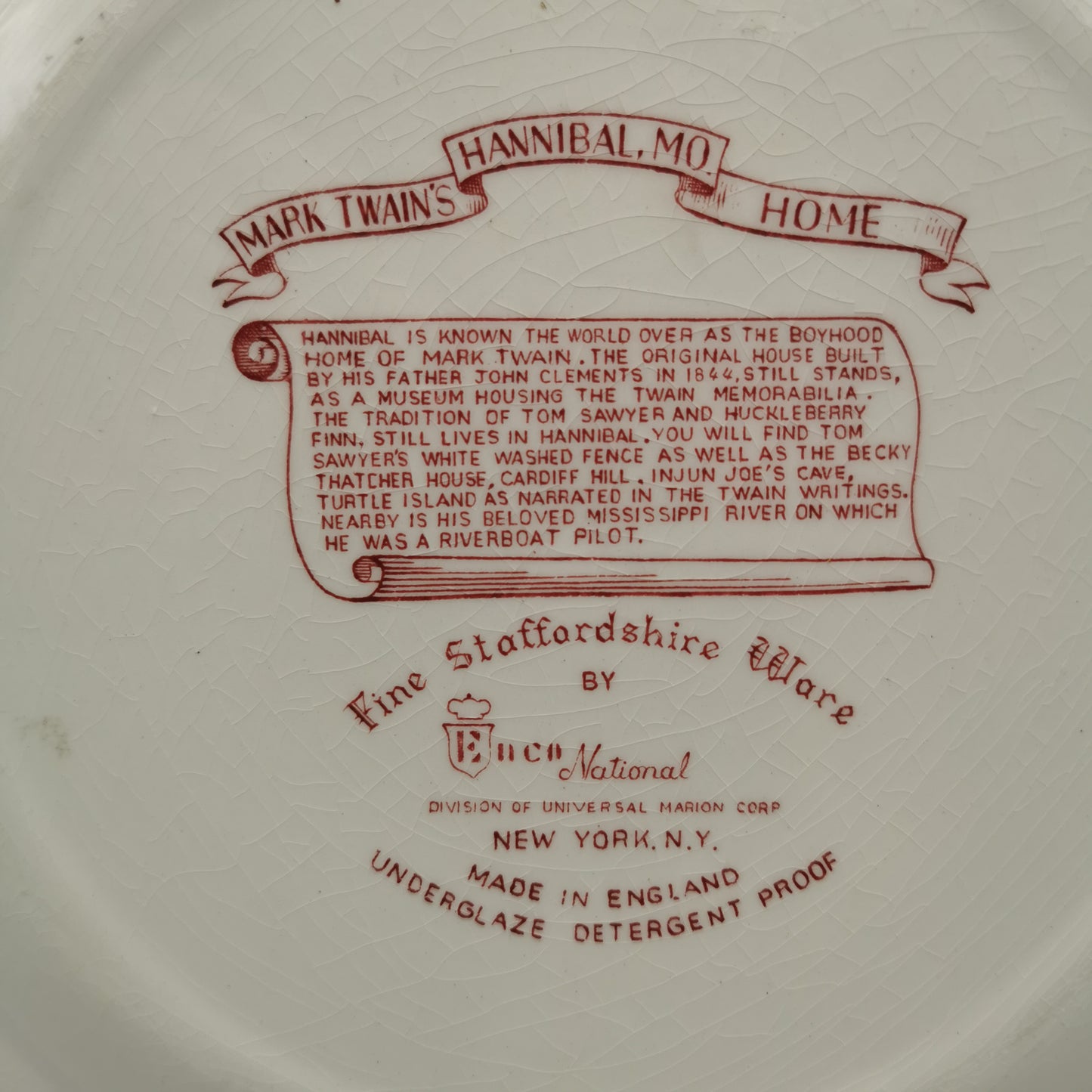 Enco-National-Mark-Twain-Red-and-White-China-Dinner-10-inch-Plate
