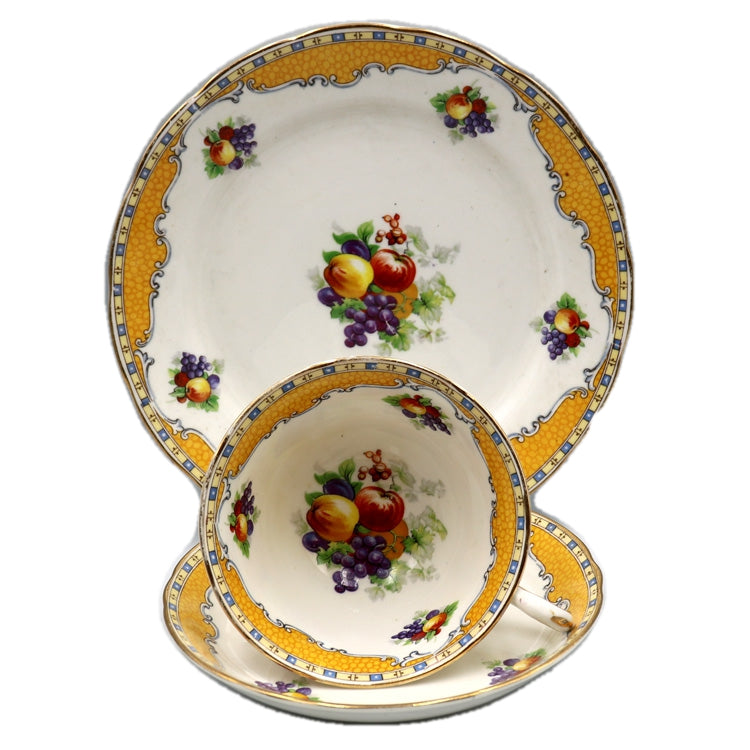 Jackson and Gosling Grosvenor Ye Old English 6355 China Teacup Trio