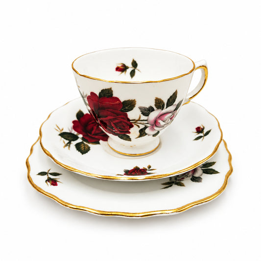 Colclough China Amoretta 7906 Teacup Trio with Square Side Plate