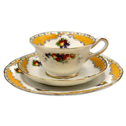 Jackson and Gosling Grosvenor Ye Old English 6355 China Teacup Trio