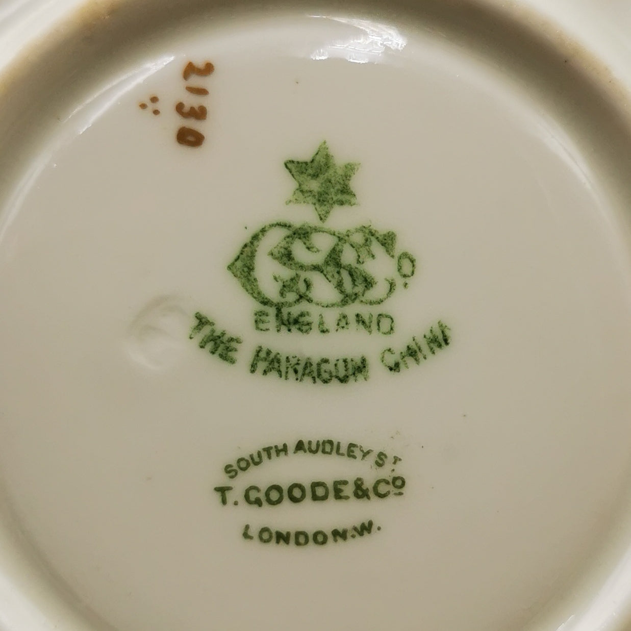 Paragon-2130-Gold-and-White-Bone-China-Teacup-and-Saucer