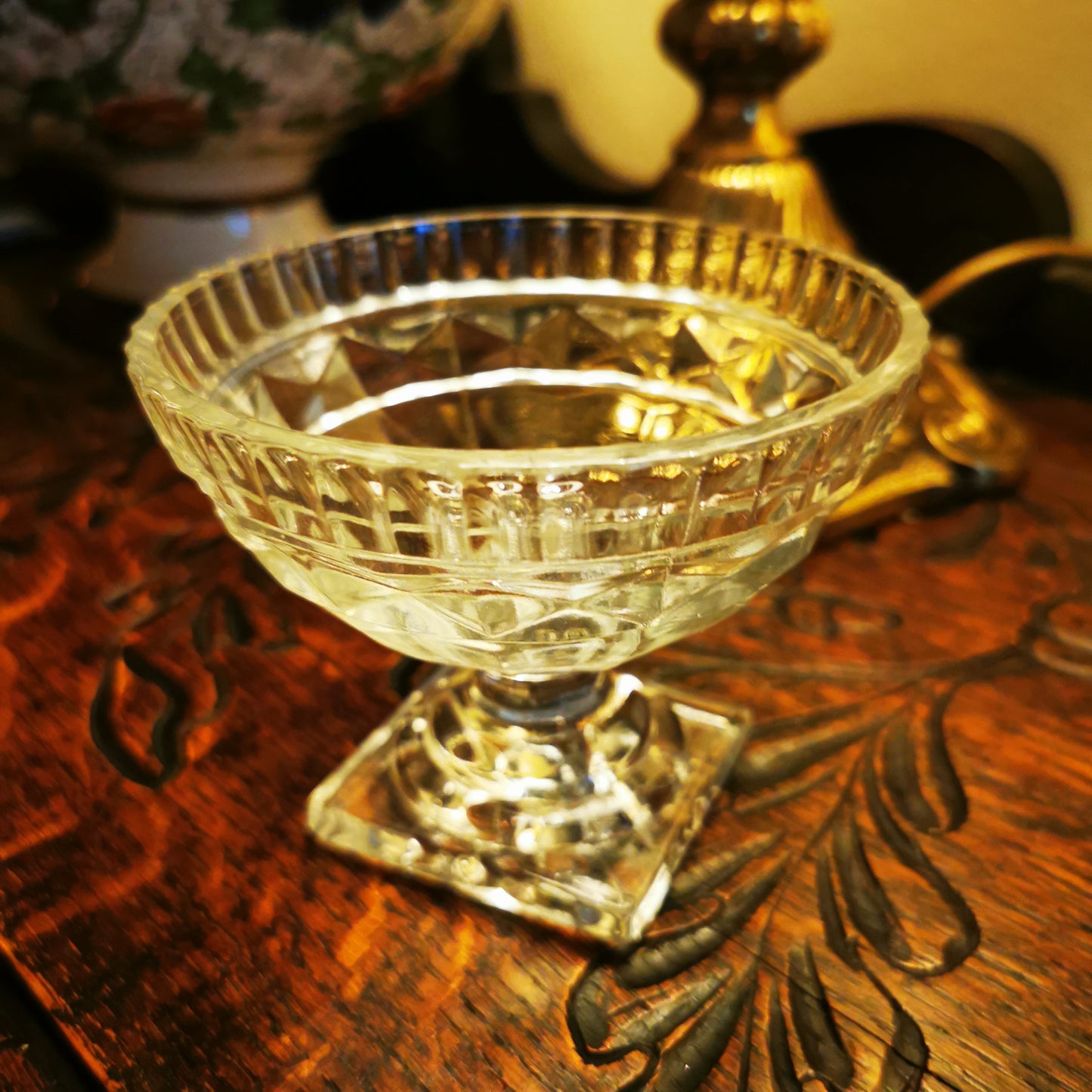 Vintage-Pressed-Glass-Grapefruit-Bowl