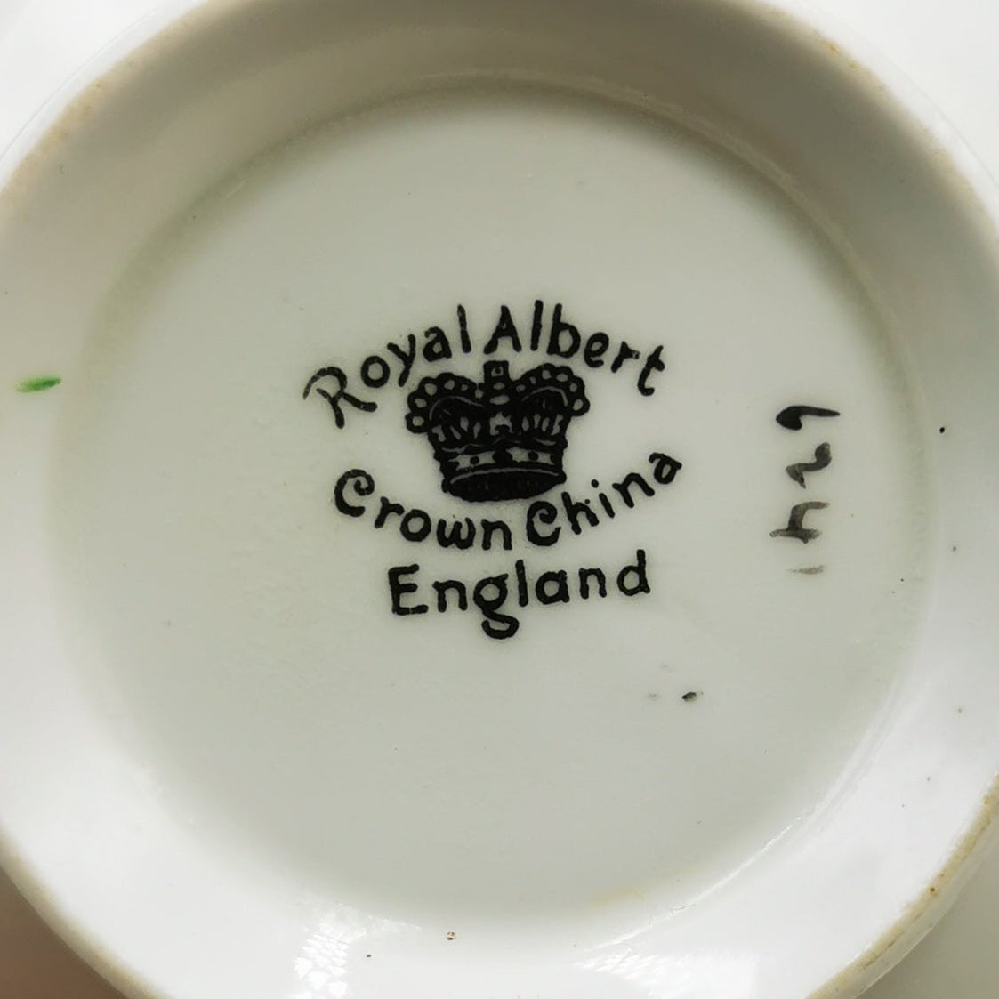 Royal-Albert-Old-English-Rose-6421-China-Teacup