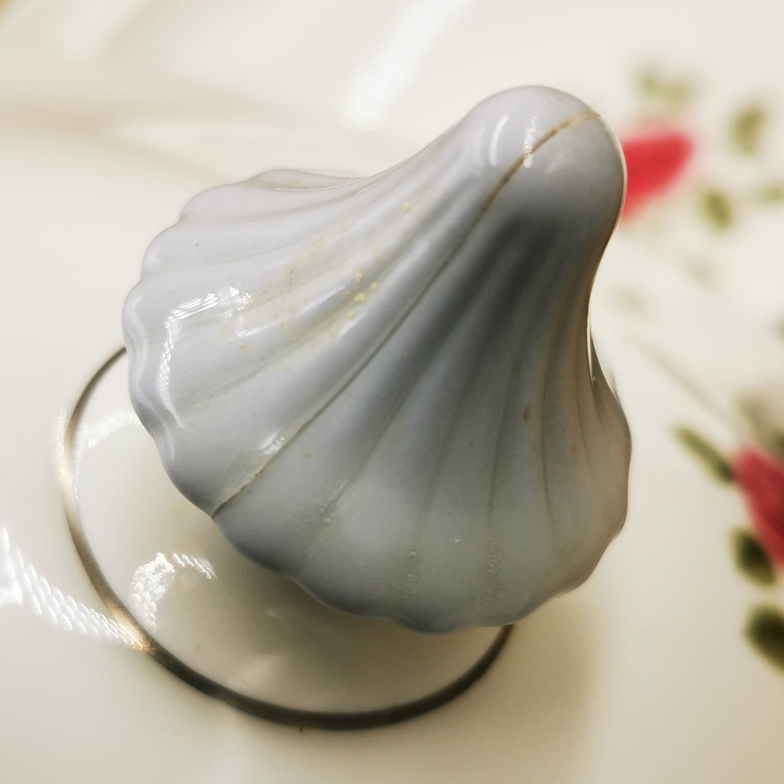 Royal-Doulton-Chateau-Rose-(H4940)-Tureen