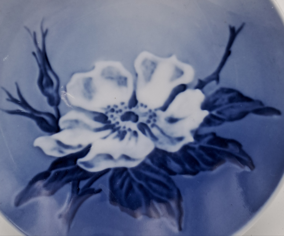  Royal Copenhagen Denmark Pin Dish Rose detail