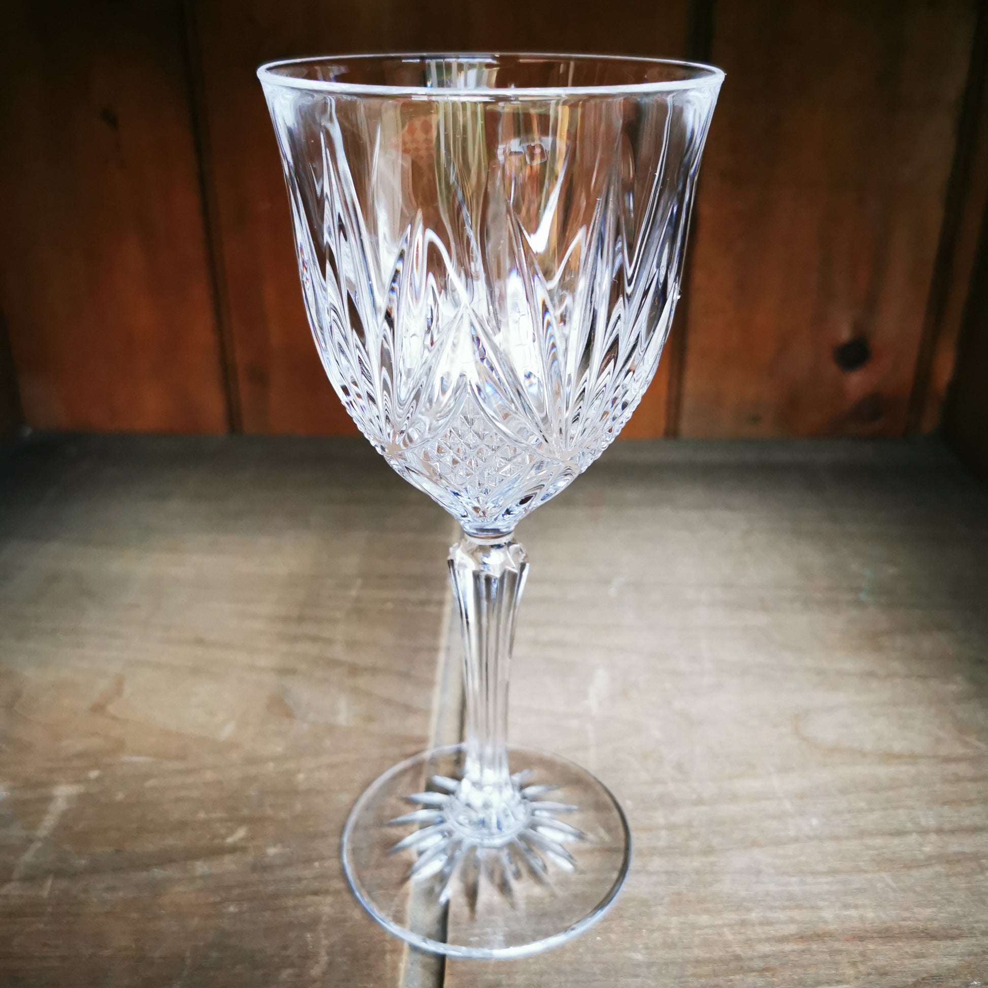 Set-of-4-Facet-Stem-Lead-Crystal-Wine-Glassesrn-image_picker_lib_temp_e553982d-fbcd-4306-b939-8e141a57151c