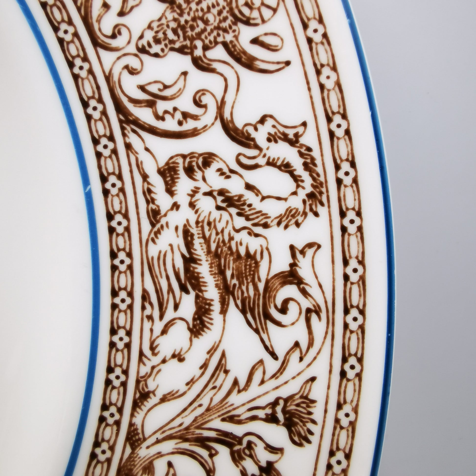 Wedgwood-China-Florentine-Brown-W1956-10.75-inch-Dinner-Plate