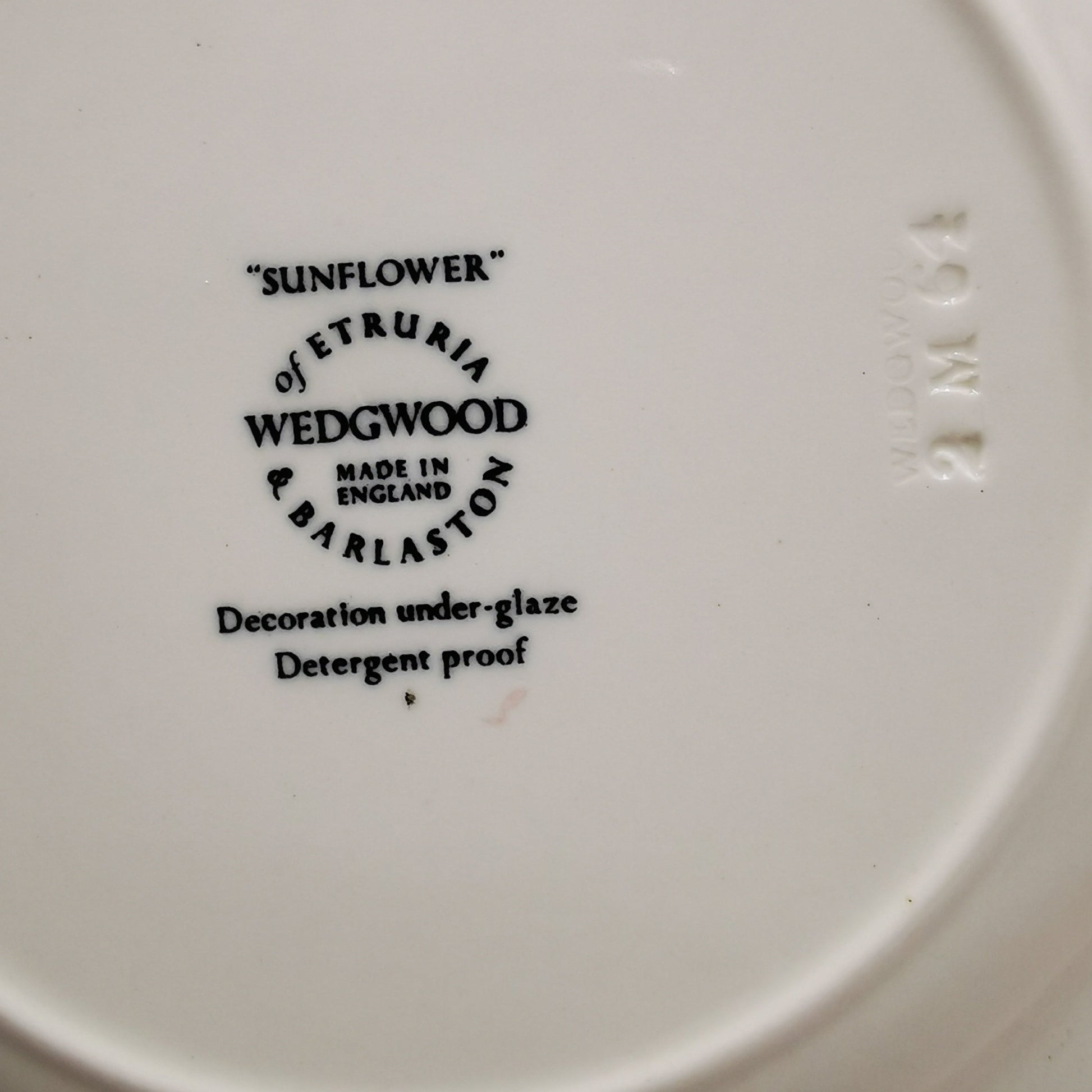 Wedgwood-China-Sunflower-Teacup-Saucer-and-Side-Plate-Trio-1964