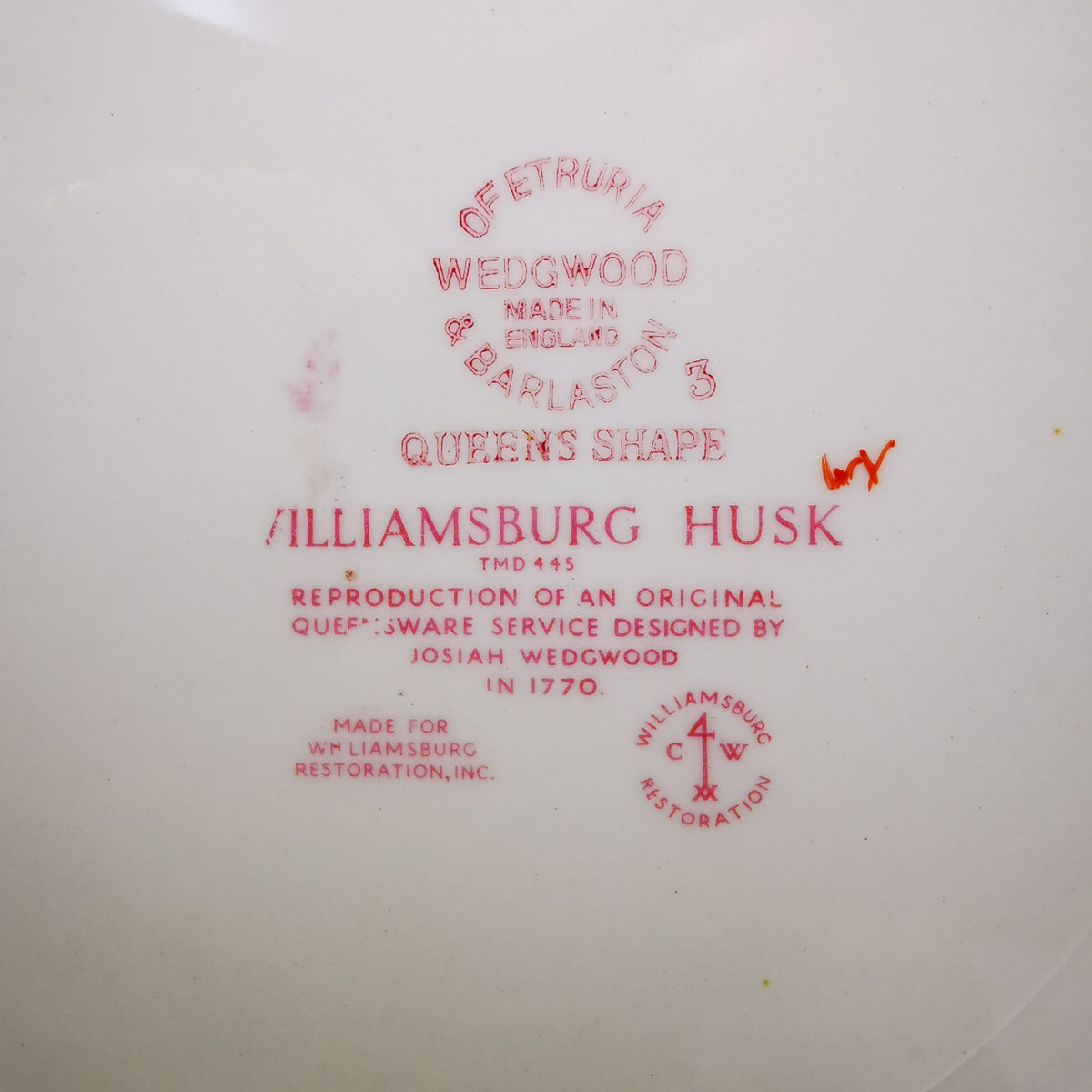 Wedgwood-China-Williamsburg-Husk-Queens-Shape-10.25-inch-Dinner-Plate