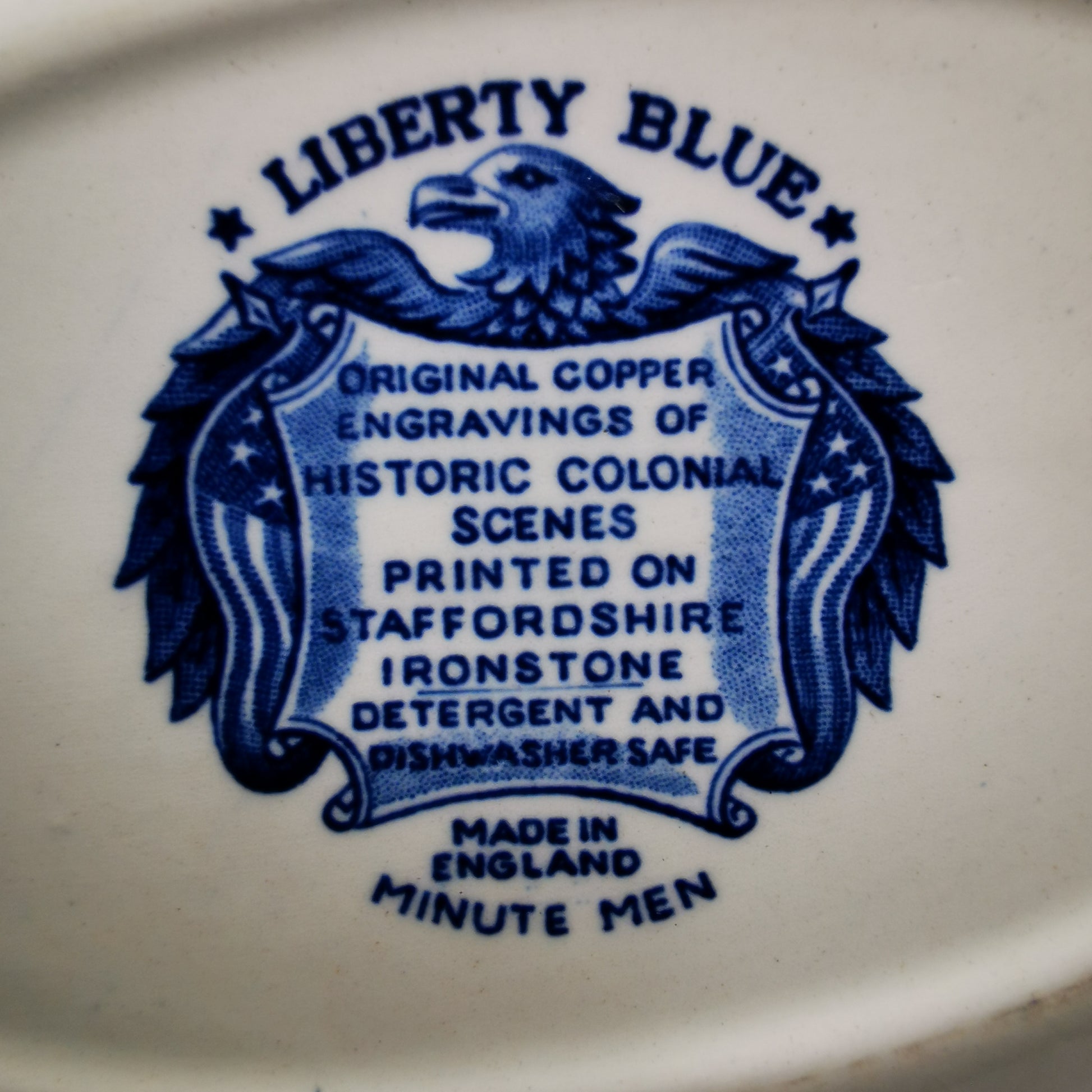 Wedgwood-Liberty-Blue-and-White-China-Minute-Men-Oval-Bowl