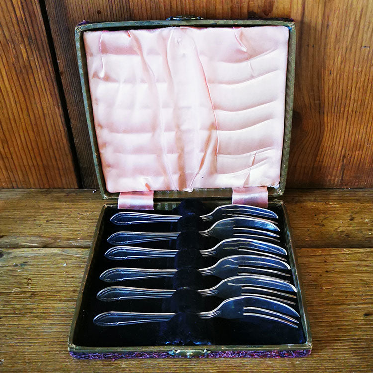 Antique Edwardian Boxed Set of 6 EPNS Dessert Forks