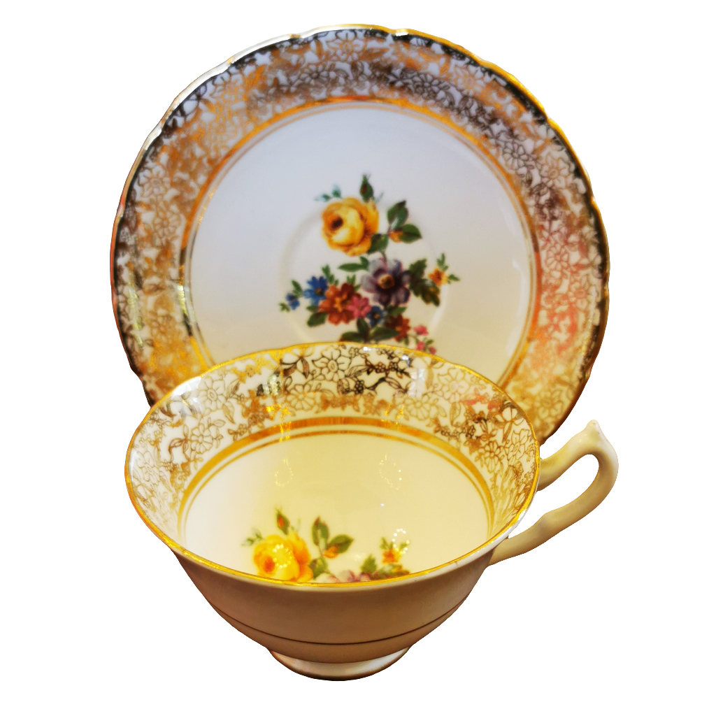 https://vintage-and-antiques.co.uk/products/royal-worcester-porcelain-china-melrose-1201-teacup-trio