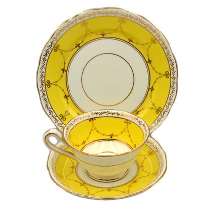 Jackson and Gosling Grosvenor Ye Olde English 4529 Primrose Yellow China Teacup Trio