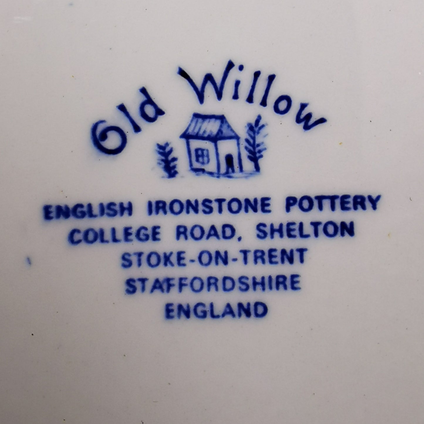 English Ironstone Pottery Old Willow China Dinner Plate