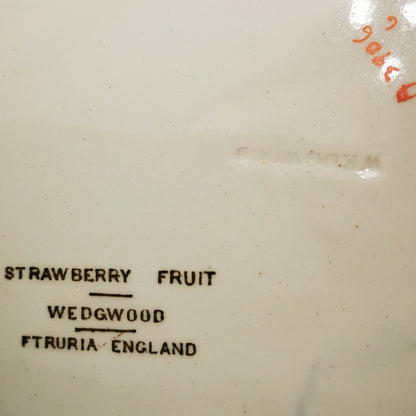 Wedgwood Strawberry Fruit China 10-inch Dinner Plate A3906