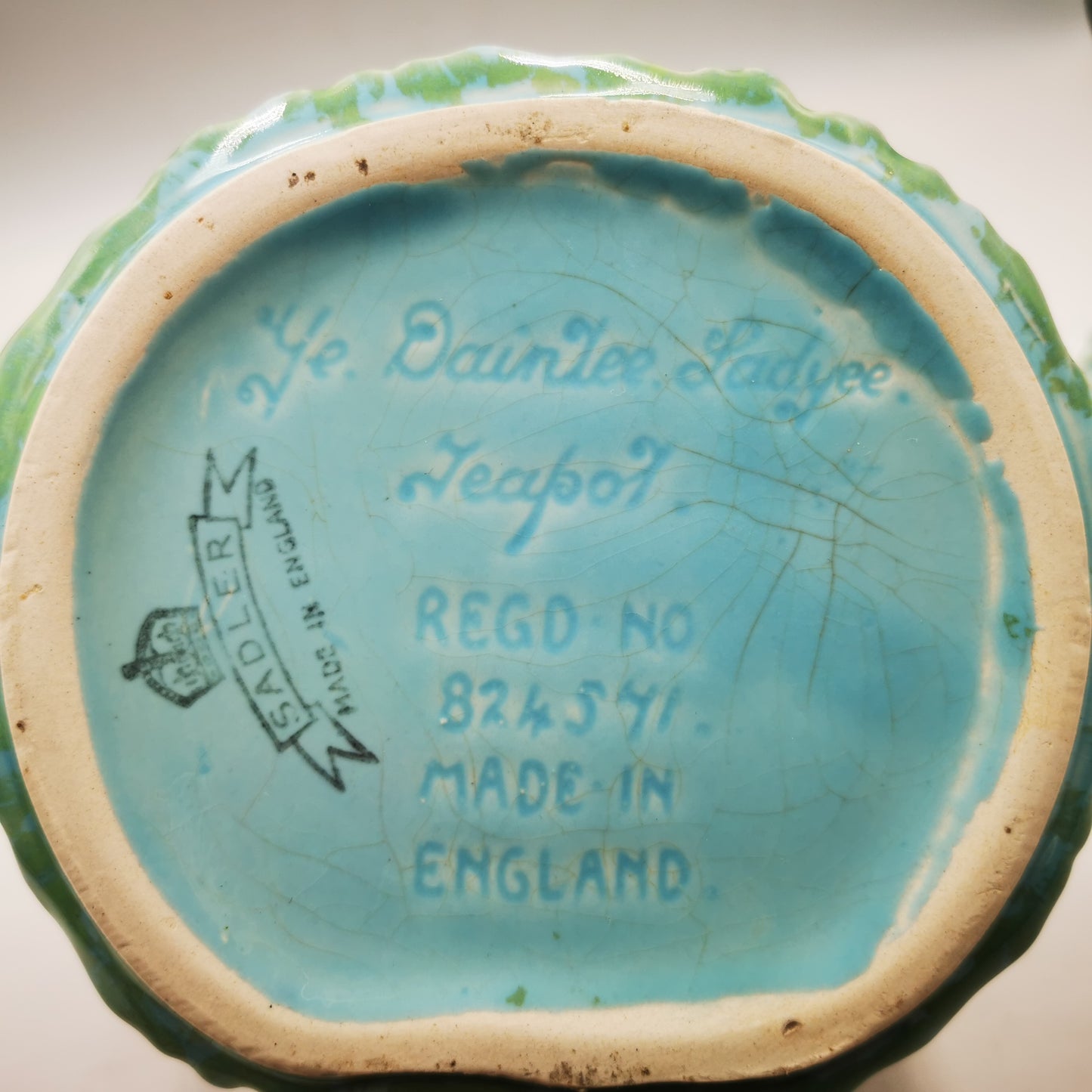 Vintage Sadler Ye Daintee Ladyee Crinoline Lady Teapot Registration number 824571