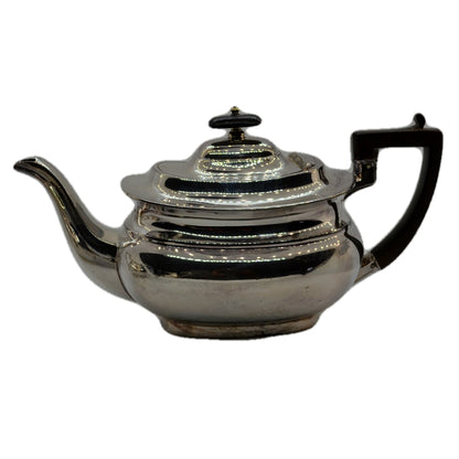 Fine Joseph Rodgers & Sons Silver Plated Teapot