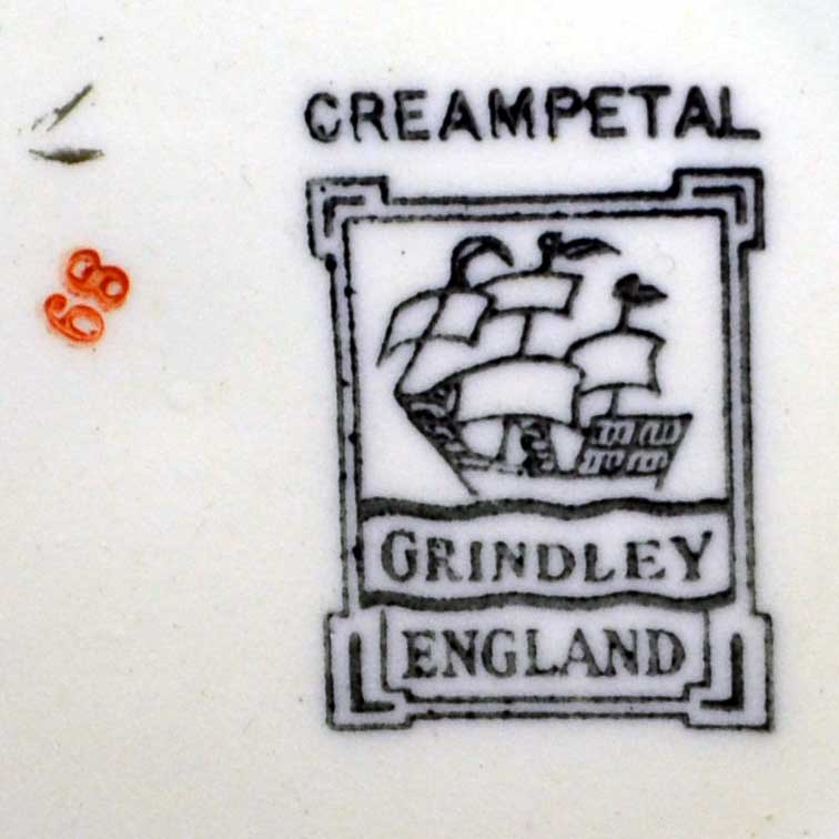 Grindley cream petal lidded serving tureen 1936-1954