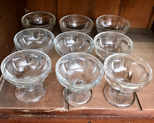 Set Of Eight Vintage Glass Ice Cream Dessert Bowls