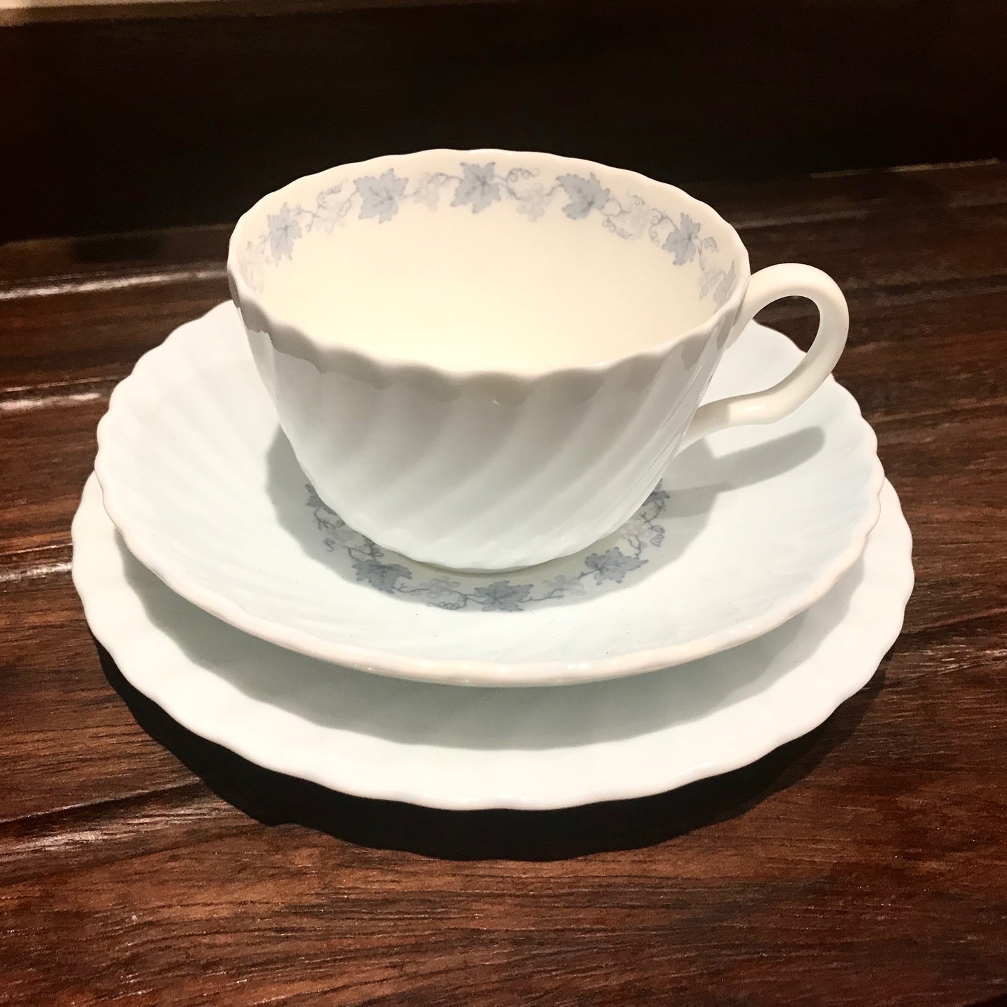 Minton china Vineyard S574 teacup trios