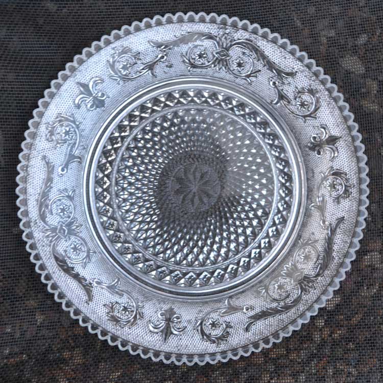 Vintage pressed glass cake plate 9.5 inch