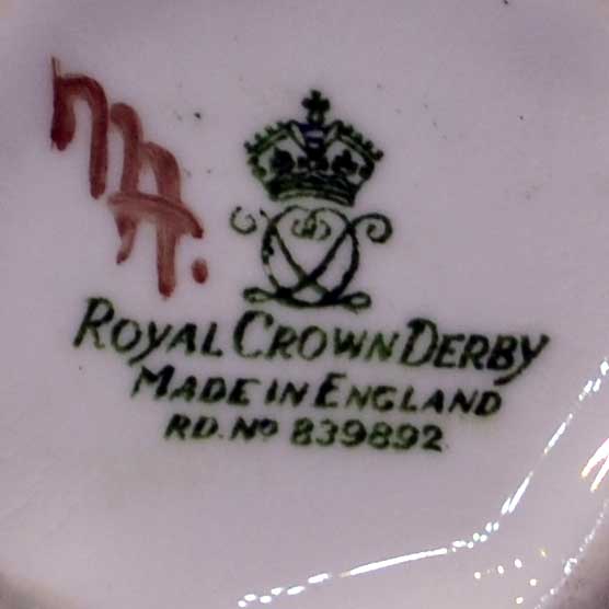 Royal Crown Derby hand painted Tea Cup & Saucer c1940-1945