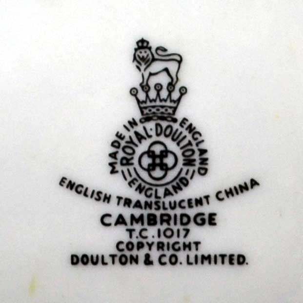 Royal Doulton China Cambridge TC1017 gravy boat saucer