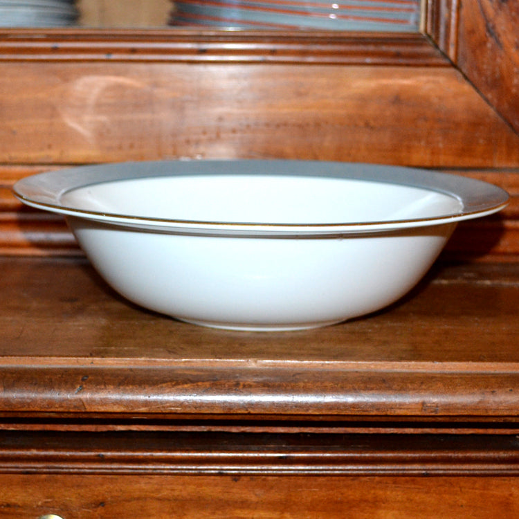 Royal Doulton Serving bowl