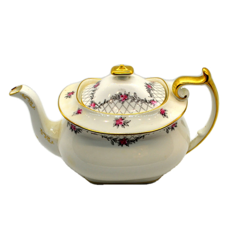 Paragon The Rose Garden China 5559 London Shape Teapot