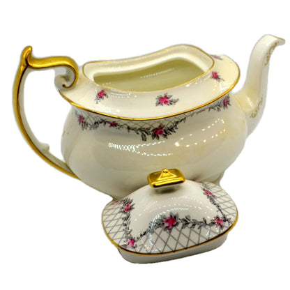 Paragon The Rose Garden China 5559 London Shape Teapot